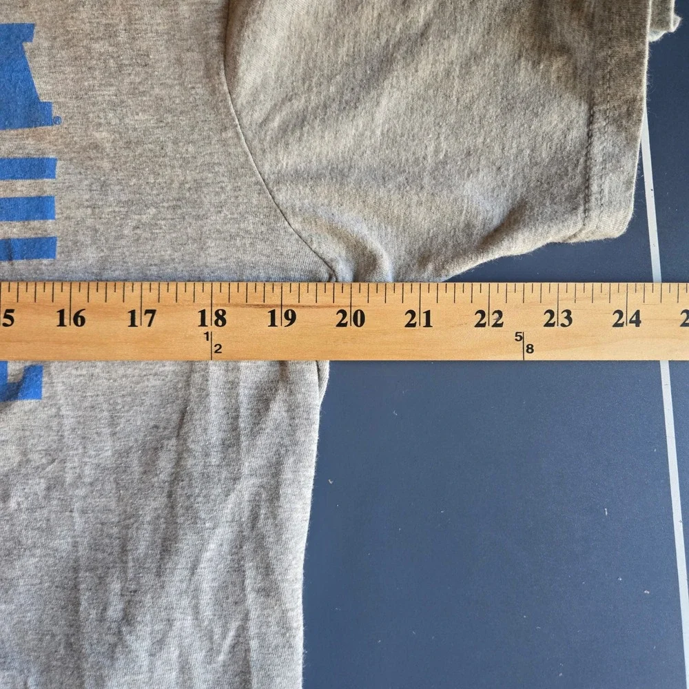 adidas UCLA Football The Go-To Tee Gray Graphic T-Shirt Men's Size Medium